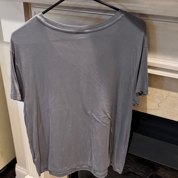 Mossimo Supply Co. Charcoal Short Sleeve Tee. Size L. Listing 9106 - Picture 6 of 9